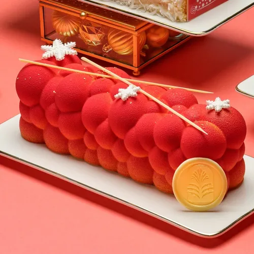 Strawberry Yuzu Log Cake (1kg) 1kg - serves 10 to 12 persons Pan Pacific Log Cake Price:  S$88.00